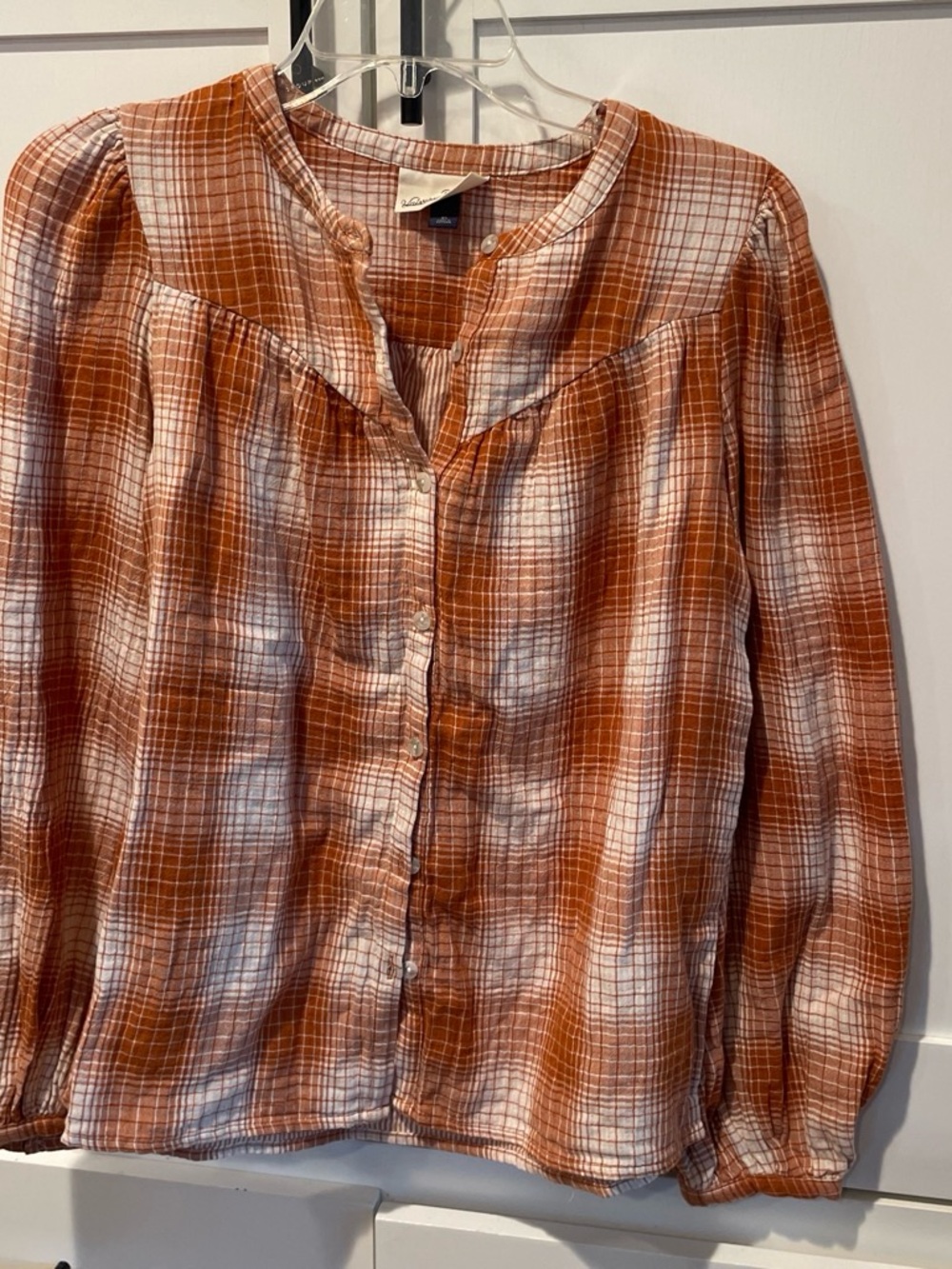 Universal Thread Women's Plaid Button-Front Blouse - Rust/White